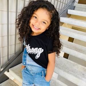 Meet your Posher, Dina